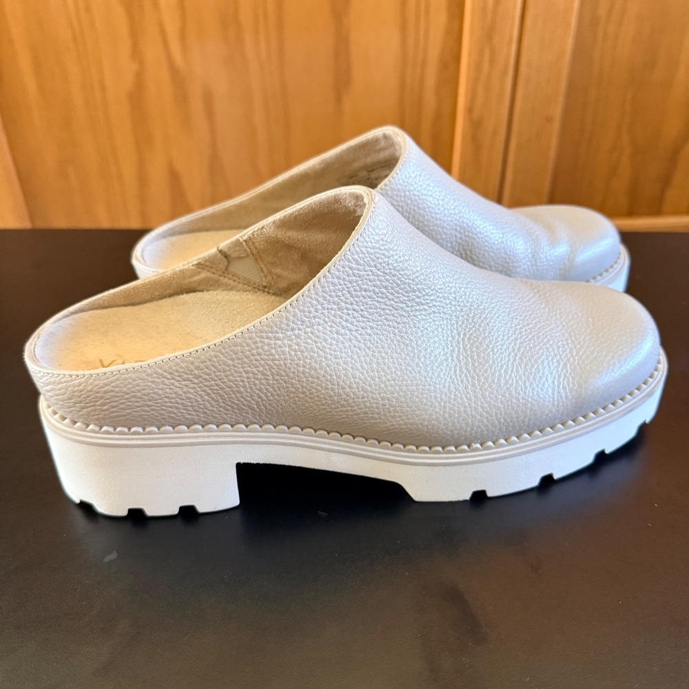 Vionic Fairfax Platform Mules Womens 10 Cream/Tan Leather Lug Sole Clogs